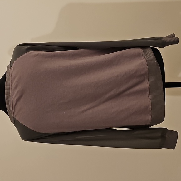 Neiman Marcus Dressy Grey Raglan Top With Long Sheer Sleeves - Picture 5 of 8